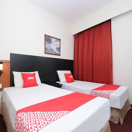 Hotel Sri Sutra - Sungai Buloh Petaling Jaya Bagian luar foto