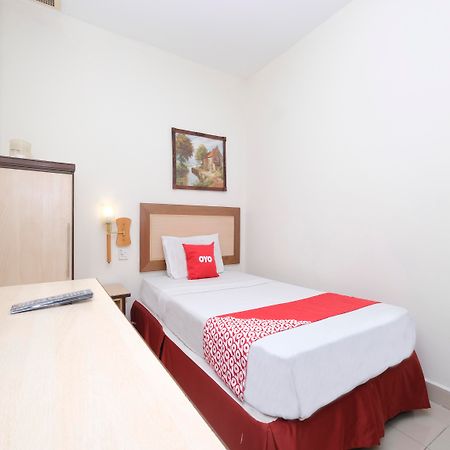 Hotel Sri Sutra - Sungai Buloh Petaling Jaya Bagian luar foto