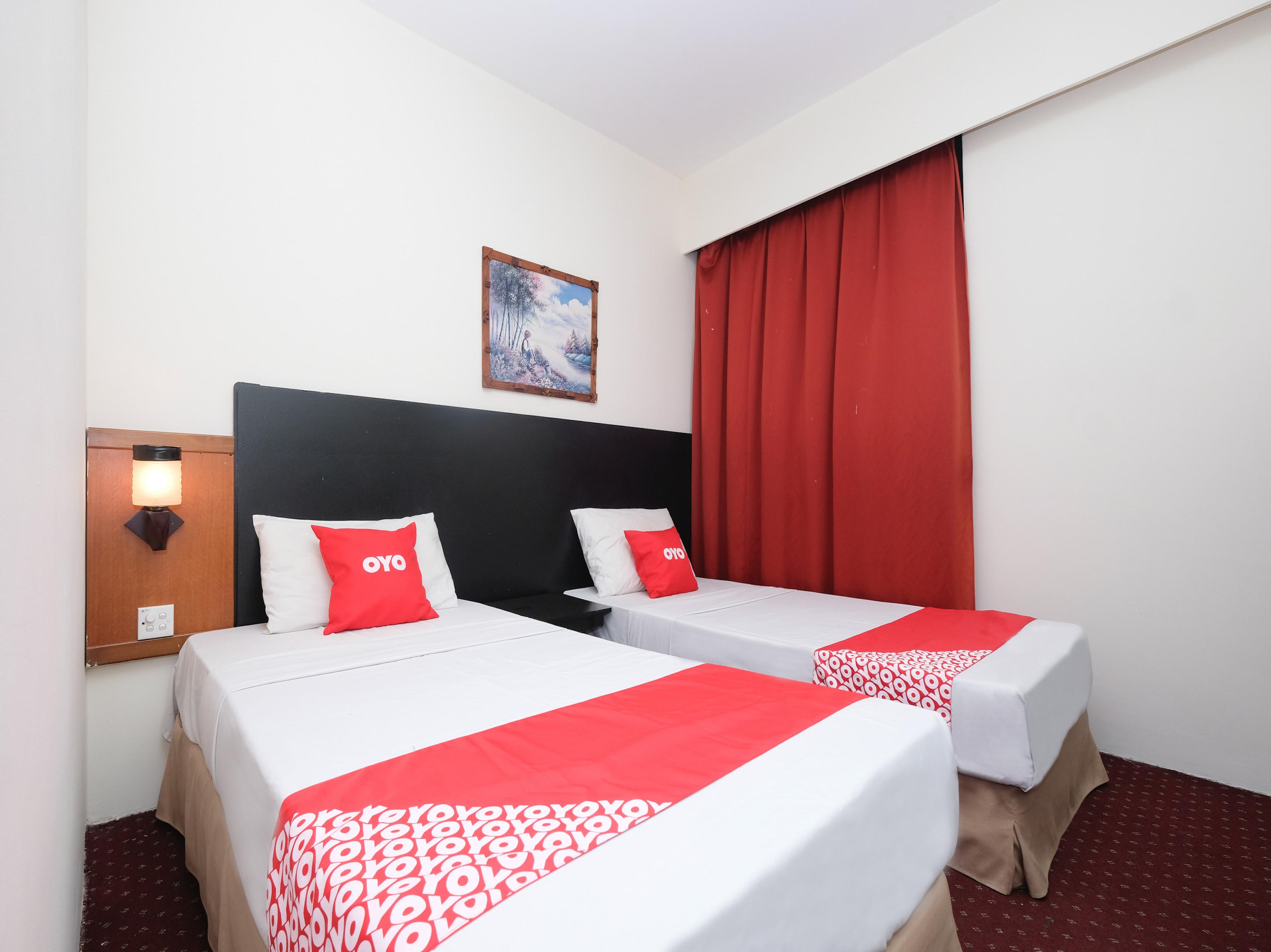 Hotel Sri Sutra - Sungai Buloh Petaling Jaya Bagian luar foto