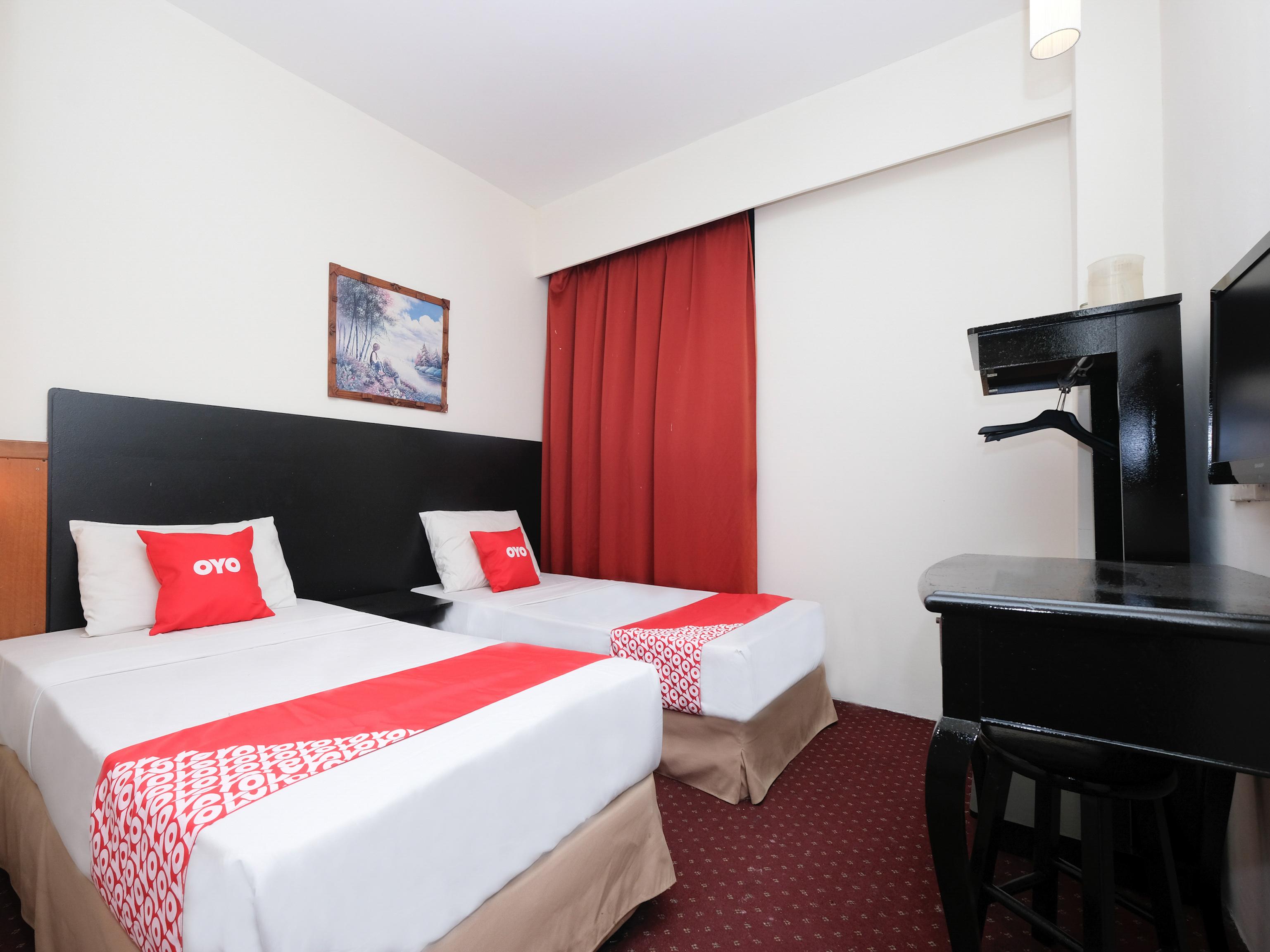 Hotel Sri Sutra - Sungai Buloh Petaling Jaya Bagian luar foto