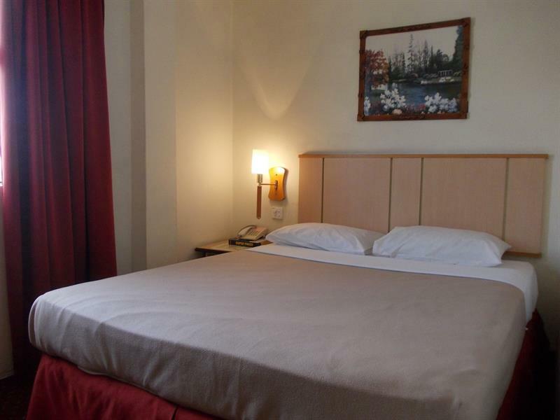 Hotel Sri Sutra - Sungai Buloh Petaling Jaya Bagian luar foto